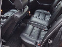 BMW E32 730i V8 1993